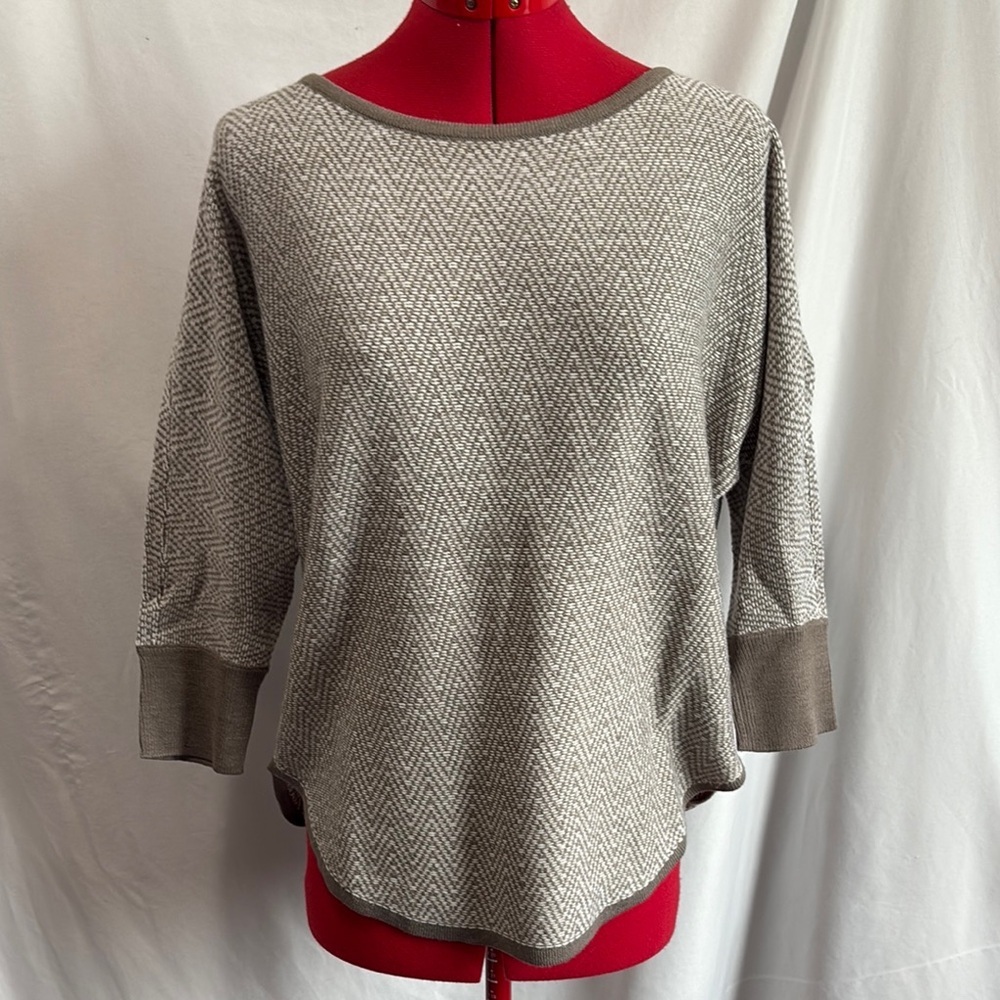 Design History Gray and Brown Crew Neck Sweater